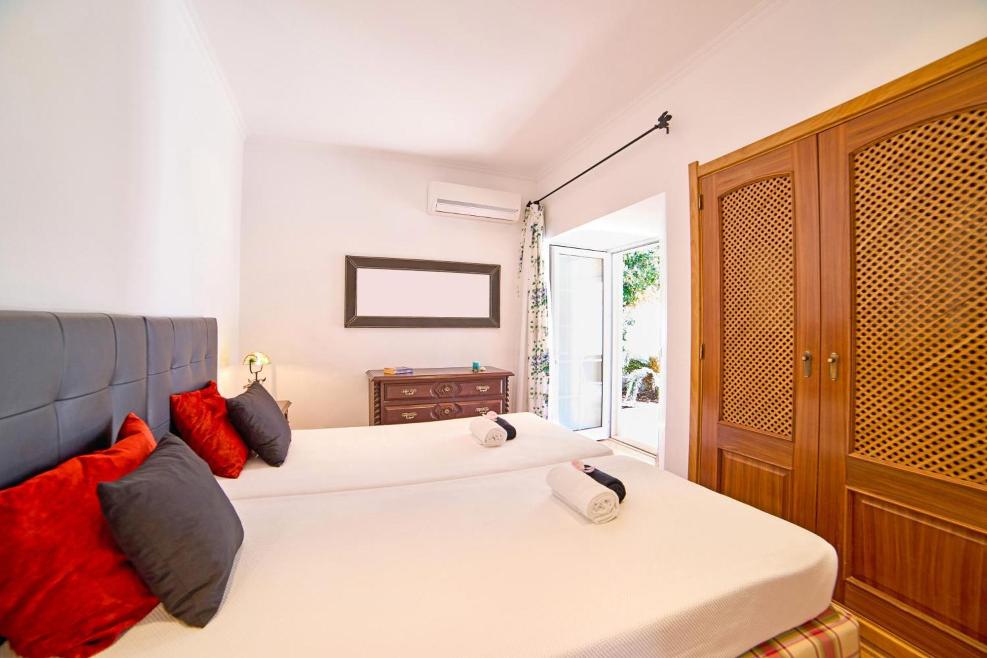Villa Palmas By Algarve Vacation